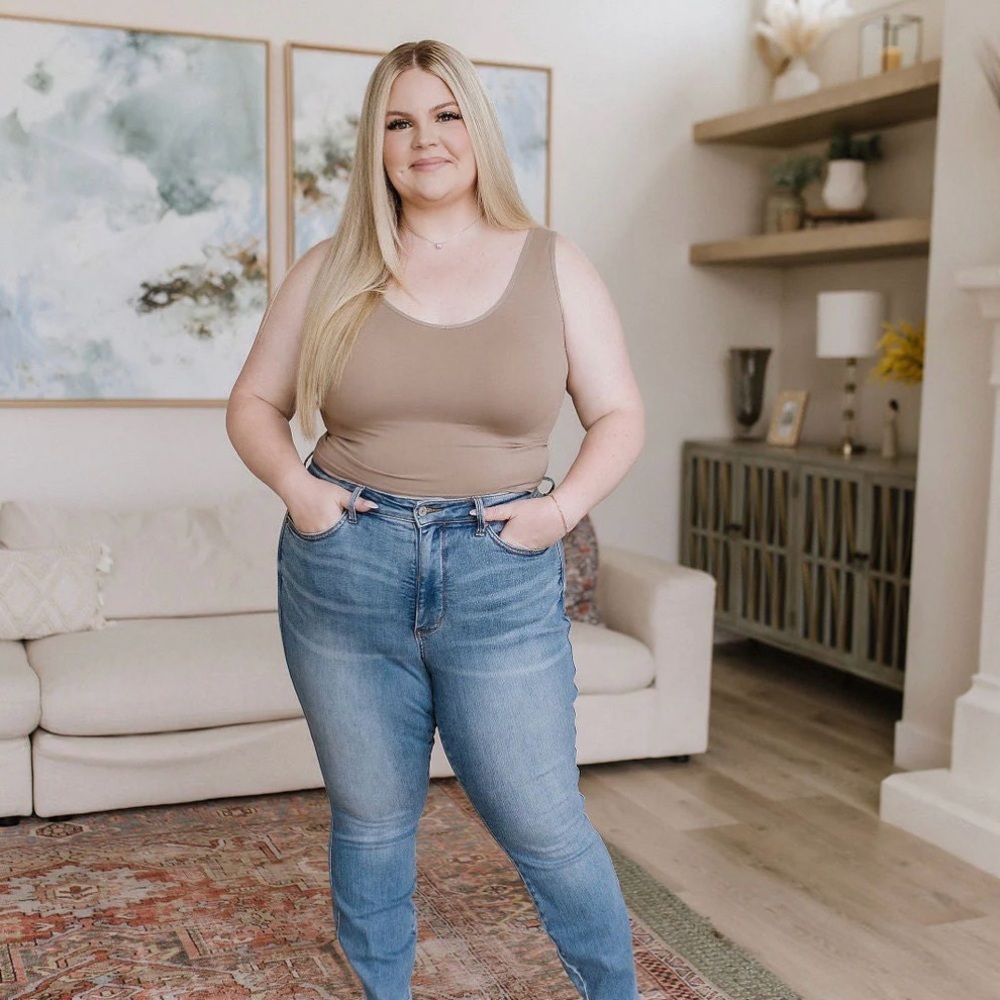 Judy Blue Tummy Control and Butt Lifting Triple Threat Skinny Jeans- 11/30 - Picture 7 of 16